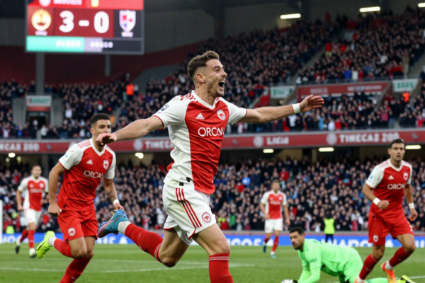 바이에른 뮌헨, 케인 2골 폭발! 브레멘 3-0 완파로 선두 독주