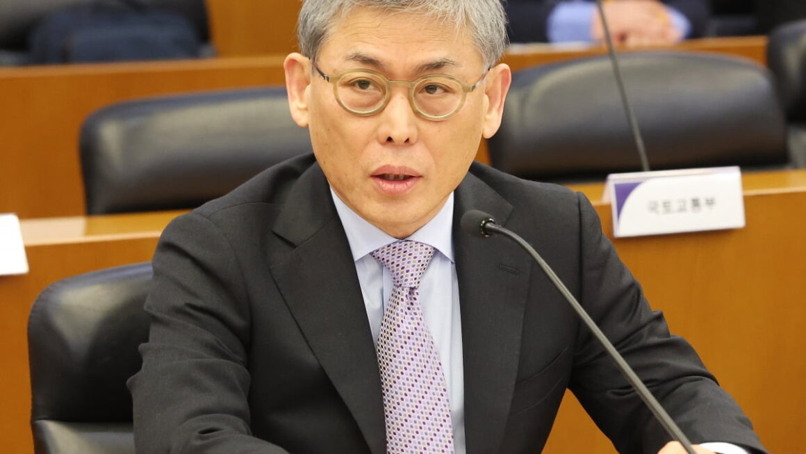 [뉴스] 반도체 적기 투자 강화…김용관 삼성전자 경영전략 사장, 신규 사내이사 후보 선임