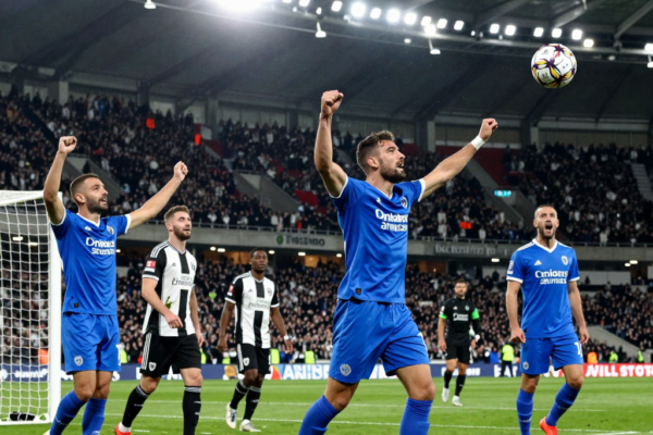 맨시티, 마르무시 멀티골로 뉴캐슬 3-1 완파…카라바오컵 결승행