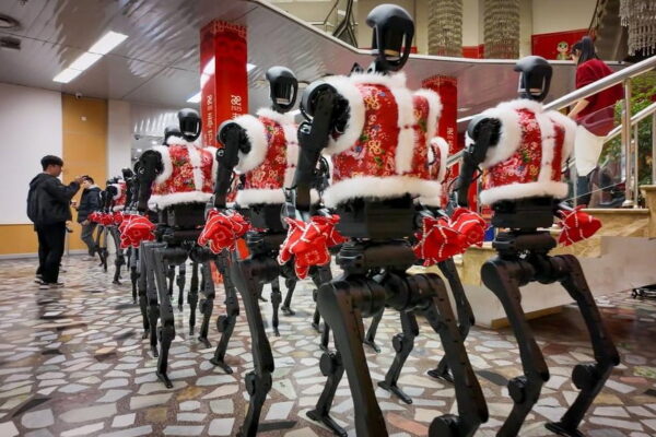 [뉴스] 28억뷰 로봇 칼군무 전쟁…中 춘제 갈라쇼, 기술력 과시 무대로