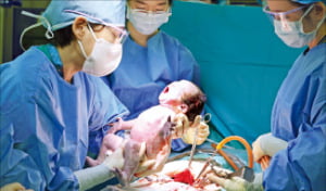 [뉴스] 서울아산병원, 월 분만 300건 돌파…60%가 고위험군