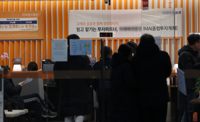 [뉴스] “이러다 크게 물리는 거 아냐”…코스피 역대급 불장에도 외국인 9조 매도, 왜?