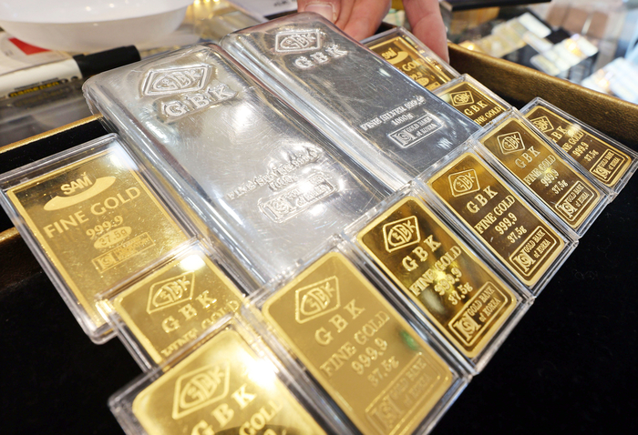 [뉴스] 트럼프 ‘예스맨’ 워시, 연준의장 되자…치솟던 銀 30% 폭락