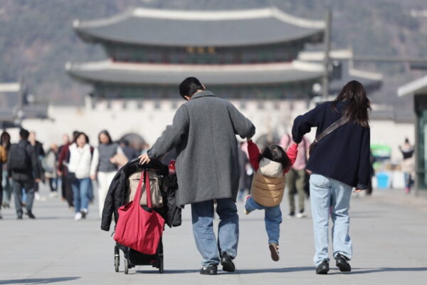 [뉴스] 3.1절 연휴 주말까지 포근…일교차 15도 이상으로 커