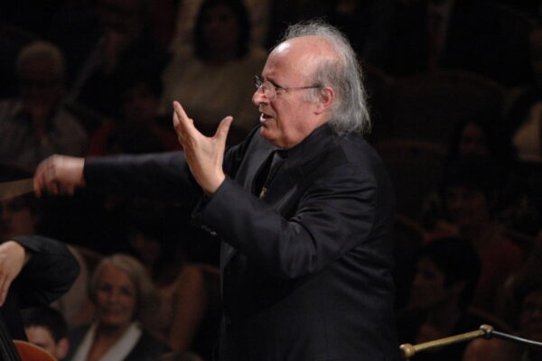 [뉴스] 90세 지휘 거장 엘리아후 인발이 음악으로 전하는 전쟁의 비극