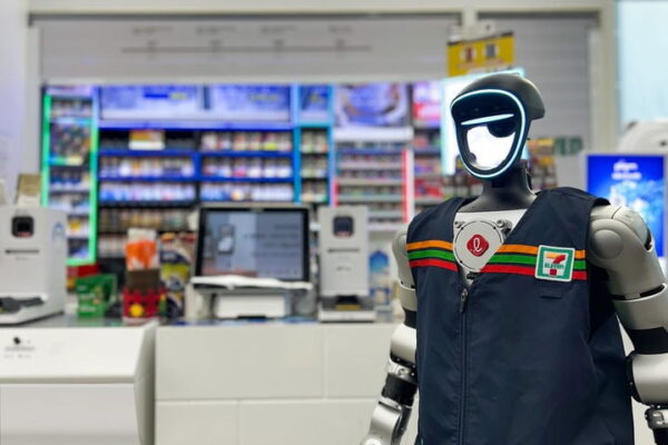 [뉴스] 로봇 점장이 안내하고 AI로 청결 관리 … 최첨단 편의점 등장했다