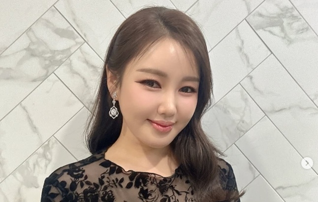 [뉴스] “비자 문제로 공연 열지 못했다”…미국 LA공연 연기한 송가인