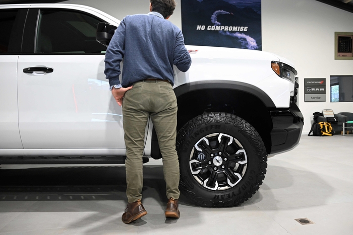 [뉴스] 새차 사려면 7천만원은 줘야한다는 이 나라…한국도 남일 아니라는데 [박민기의 월드버스]