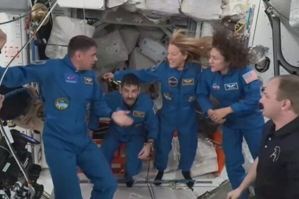 [뉴스] 우주비행사 4명 합류…국제우주정거장 정상인원 체제 복귀