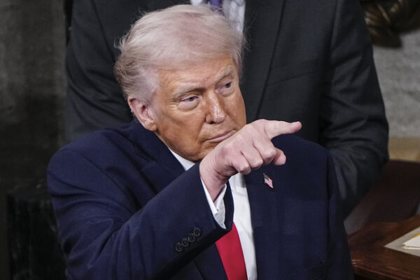 [뉴스] 백악관 “트럼프, 김정은과 조건없는 대화에 열려있어”