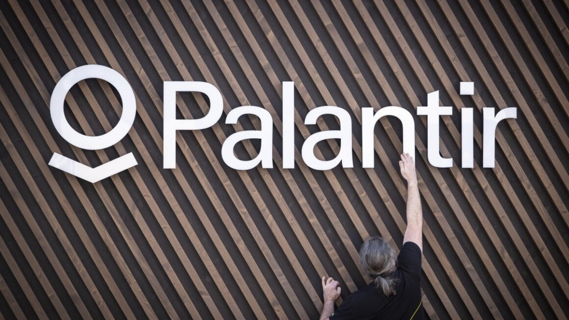 [뉴스] 살아남으려면 팔란티어처럼 테크업계에 부는 현장 엔지니어 바람