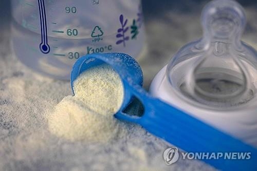 [뉴스] 아기 3명 목숨 앗아긴 분유…오염된 중국산 원료, 유럽 ‘발칵’