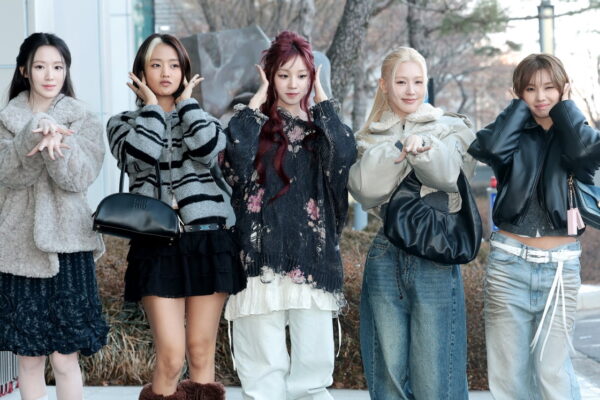 [뉴스] 아동복 안 입을래요…중고생 따라하던 아이돌 패션 초딩도 입는다