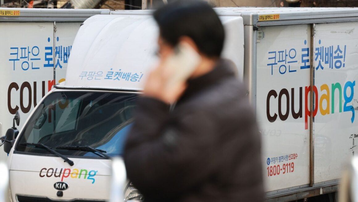 [뉴스] 치킨은 일단 먹고 탈팡 릴레이에도 쿠팡이츠 사용자는 늘어