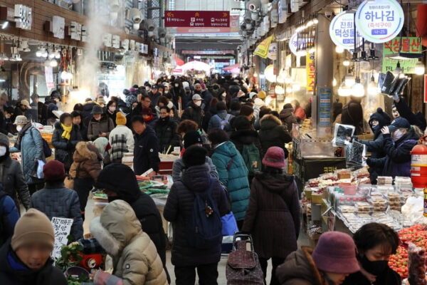 [뉴스] 설 장바구니 30% 싸진다…서울 전통시장 62곳 할인·환급 총출동’