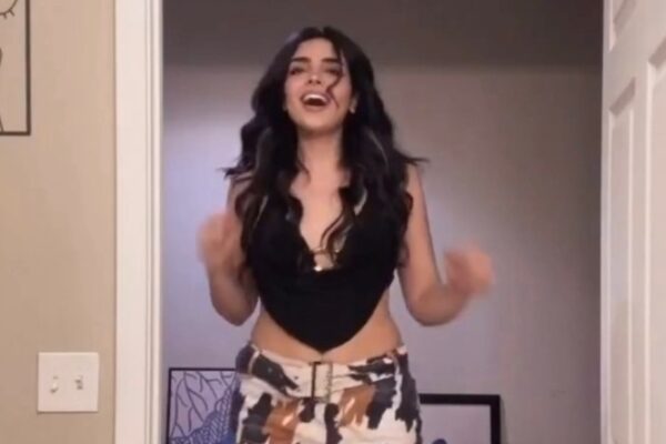 [뉴스] “꿈이 이루어졌다”…하메네이 사망에 ‘트럼프 댄스’ 이란女의 정체