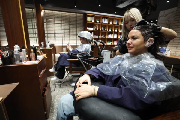 [뉴스] 美·유럽 관광객 필수 코스된 K-미용실’…외국인 특화 헤어샵까지 등장