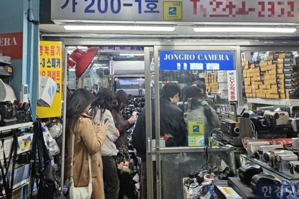 [뉴스] 2만원 하던 게 50만원…없어서 못 산다 2030 女 오픈런