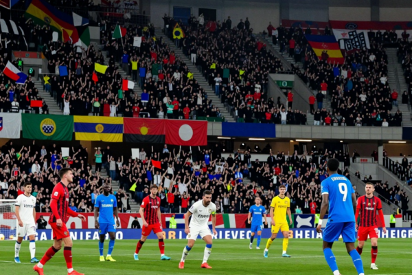 PSG, 첼시에 5-2 대승! 크바라츠헬리아 2골 폭발 UCL 16강 1차전