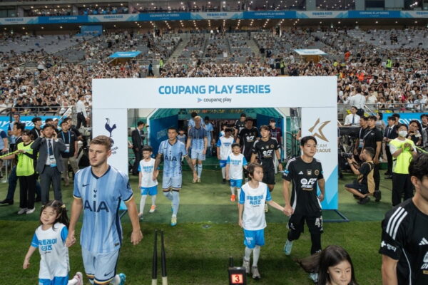 [뉴스] 스포츠가 살 길…프로 경기 중계로 몰려가는 토종 OTT들