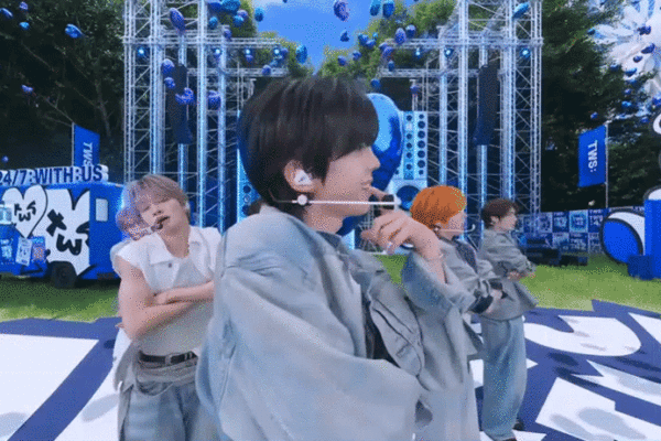 [뉴스] 눈 떠보니 코 앞에 오빠 얼굴이…이건 정말 신세계