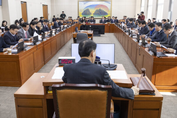 [뉴스] 합병가액 왜곡·쪼개기 상장 철퇴…자본시장법 개정안, 소위 상정