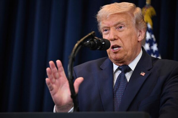 [뉴스] 트럼프, 이란 전쟁 “매우 곧 끝날 것…푸틴도 돕겠다 했다”