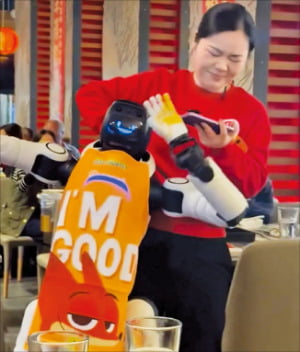 [뉴스] 美선 중국산 로봇이 돌발행동