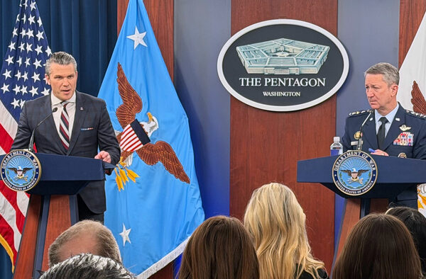 [뉴스] 헤그세스 “이란전함 격침…트럼프 암살시도 이란부대 지휘관도 제거”