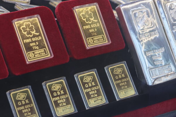 [뉴스] 이란 사태에 금값 급등…5%대 상승