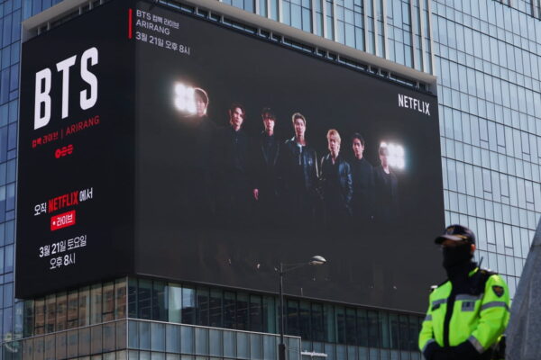[뉴스] 26만명 몰리는 BTS 공연…꼼수 관람 차단·유통가 휴점