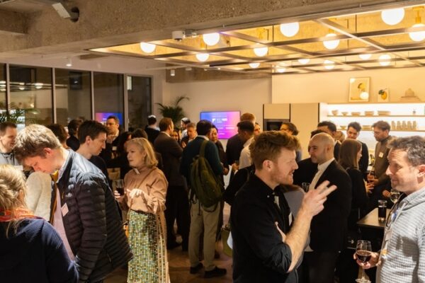 [뉴스] ‘AI 3강’ 길목에 선 한국…“AI 확산속도는 영국·싱가포르보다 더뎌”