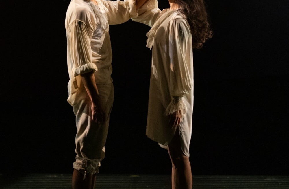 [뉴스] 절제와 관능 사이, 한 번의 키스가 만든 명장면 르 파르크