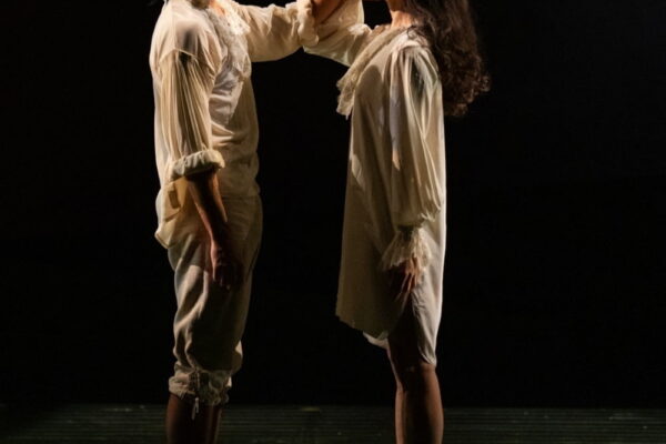 [뉴스] 절제와 관능 사이, 한 번의 키스가 만든 명장면 르 파르크