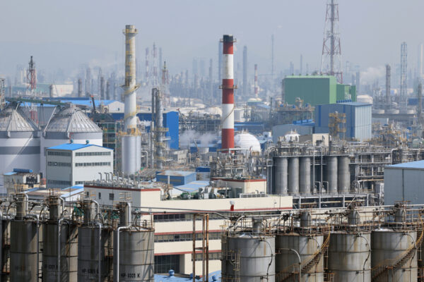 [뉴스] 세계경제, 여전히 석유에 의존 … AI·전기차 시대에도 대체불가