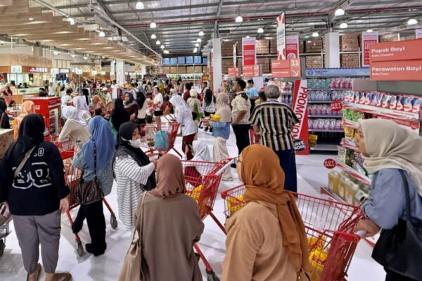 [뉴스] 롯데마트 인니 마타람점, 하이브리드 전략 통했다…매출 60% 쑥