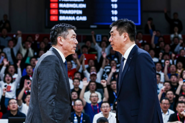 Rick Pitino vs Bill Self: 2300경기 역사 속 두 번째 만남의 운명적 대결