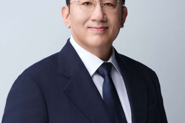 [뉴스] K컬처 주식 부자 1위는 방시혁 4.8조…BTS는?