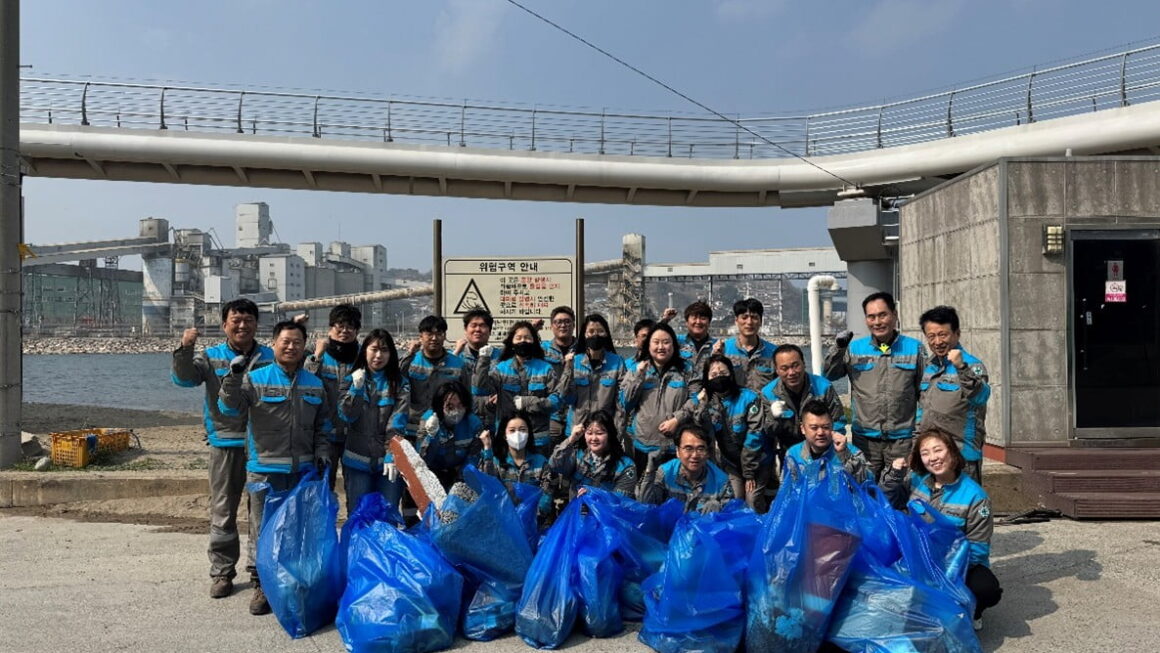 [뉴스] 삼표시멘트, 세계 물의 날 맞이 강원 삼척 오십천 정화활동
