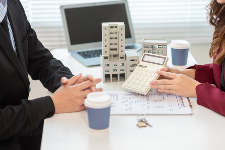 [뉴스] 이번달 월급 다 뜯겼네…수백만원 건보료 폭탄 맞은 이유