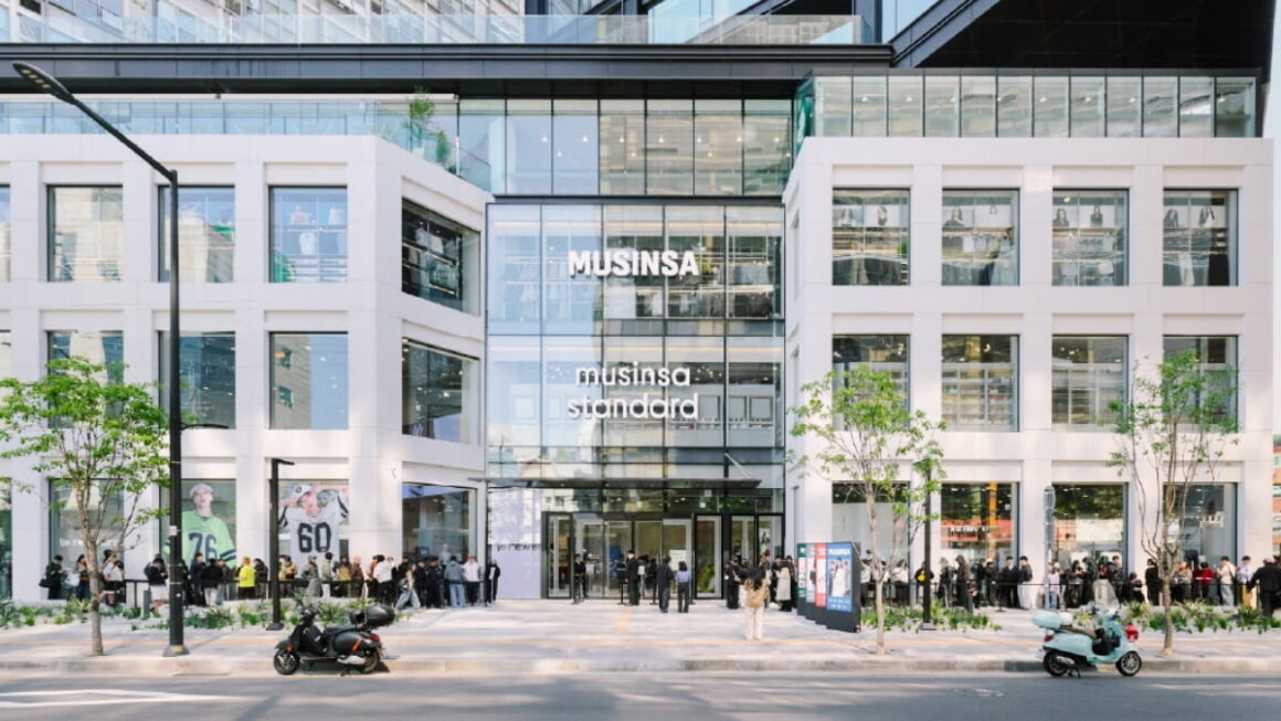 [뉴스] 무신사 메가스토어 성수, 오픈 첫 주말에 4만2000명 북적