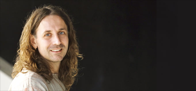 [뉴스] 사진 한장 못 남겨요…오로지 관계만 맺고 가는 전시예요