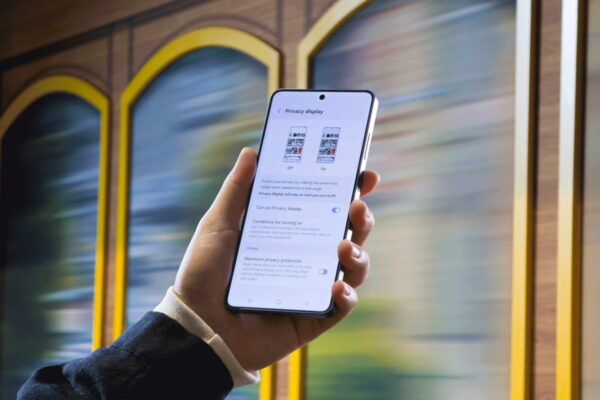 [뉴스] 옆사람 폰 몰래 봤어요…삼성 조사 봤더니 반전 결과