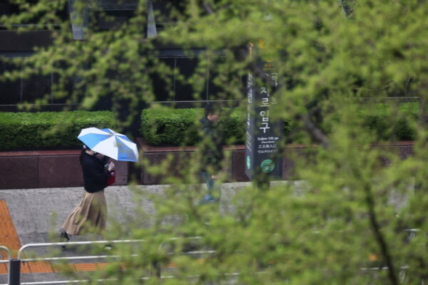 [뉴스] 곡우에 전국 곳곳 비…수도권 미세먼지 농도는 나쁨