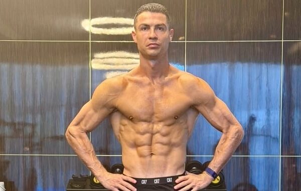 [뉴스] 우유와 설탕 끊었다…41세 호날두, 체지방 7% 유지하는 식단 보니