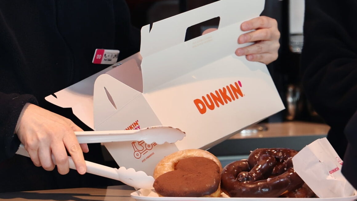 [뉴스] 내일 하루만 반값…던킨 전 품목 최대 50% 할인 푼다