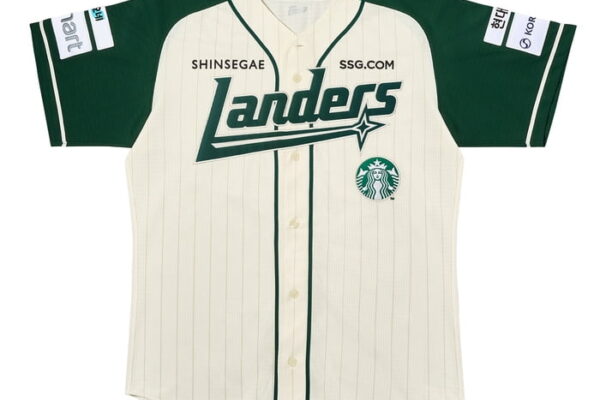 [뉴스] 스타벅스, 야구장 접수…SSG전서 유니폼 풀고 커피 1000잔 쏜다