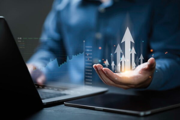 [뉴스] 괜히 7년 기다렸나 혹평 쏟아지더니 대반전…신고가 뚫었다