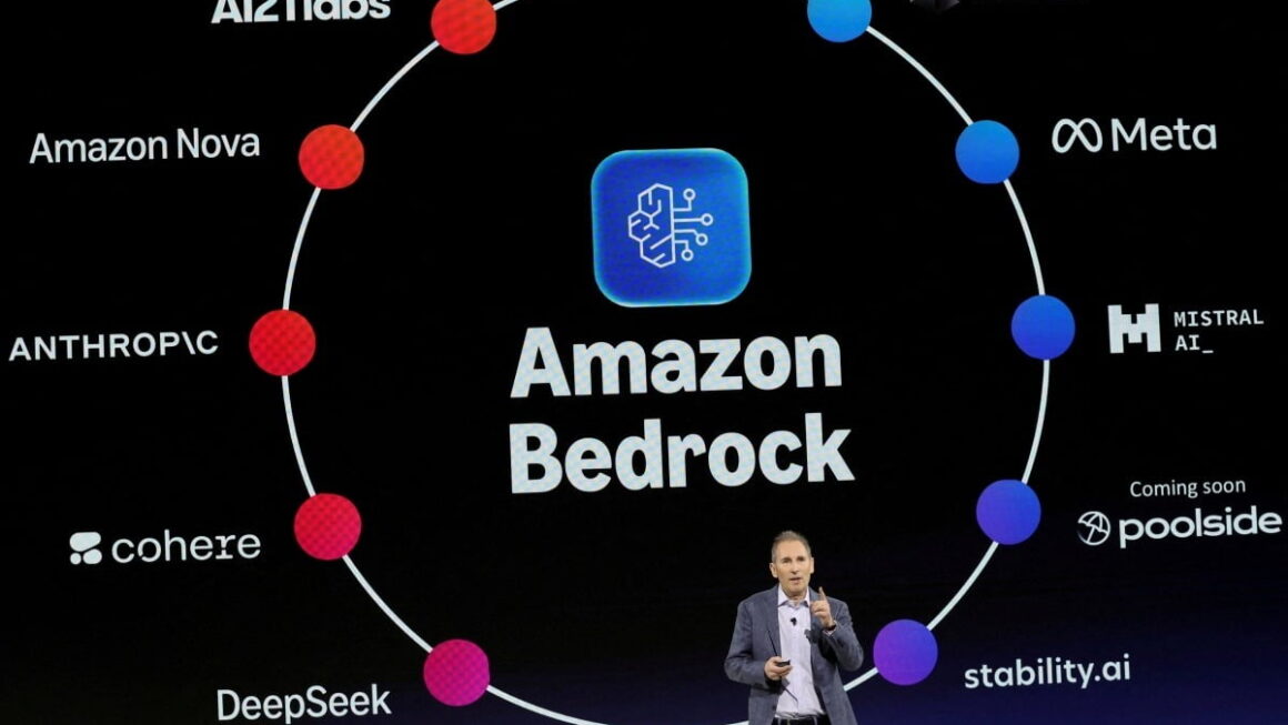 [뉴스] 아마존, 자체 개발 칩 판매…엔비디아·AMD와 경쟁