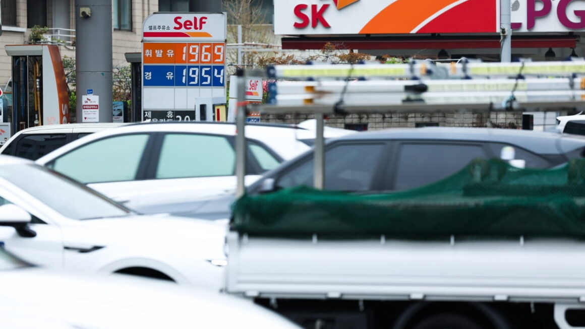 [뉴스] 3차 최고가격제 셋째날…기름값 상승세 둔화
